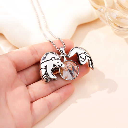 Heart-shaped Bear Hug Locket Necklace For Mother's Day-L012